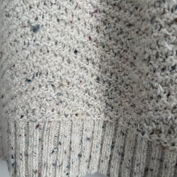 Old Navy Cozy Knit Women's Sweater - Cream and Confetti 🎉 - Picture 2 of 9